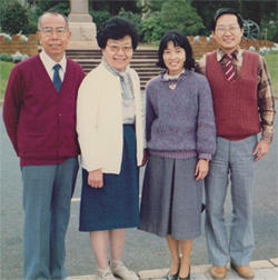 1988年梁牧師夫婦來西澳幫助筆者