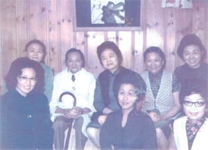 趙小蘭部長的母親與教會的婦女查經班