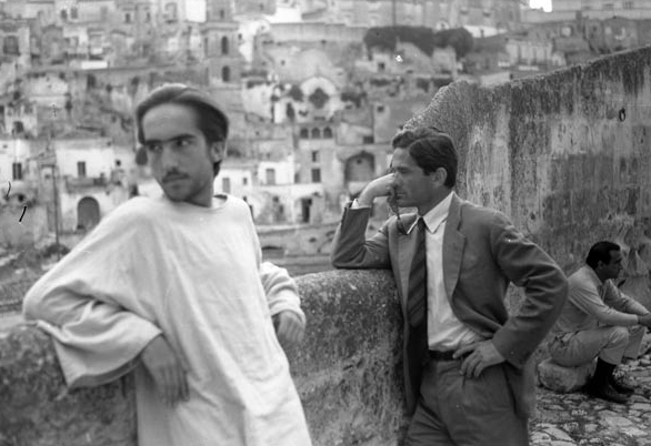 威尼斯獲獎、奧斯卡提名！這部最神聖的聖經電影，導演竟自稱「無神論者」