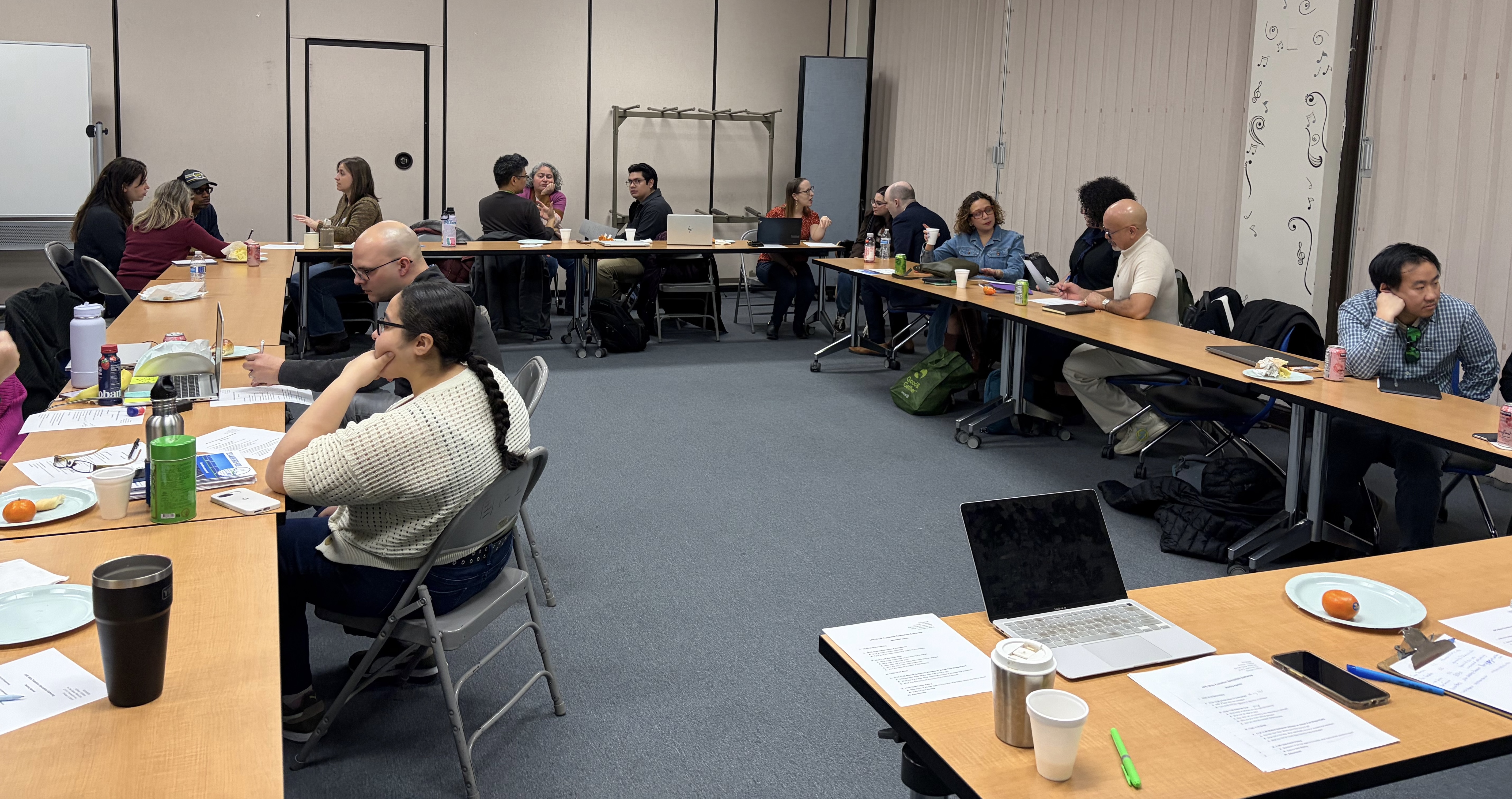 「新芝加哥過渡專員工作小組」會議