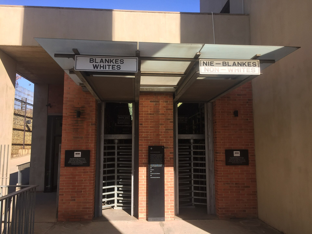 Entrance_to_the_museum_of_apartheid._Johannesburg._South_Africa