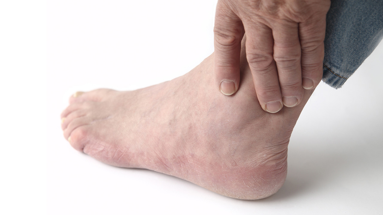 DH-2604-Pg14B-Feet-001