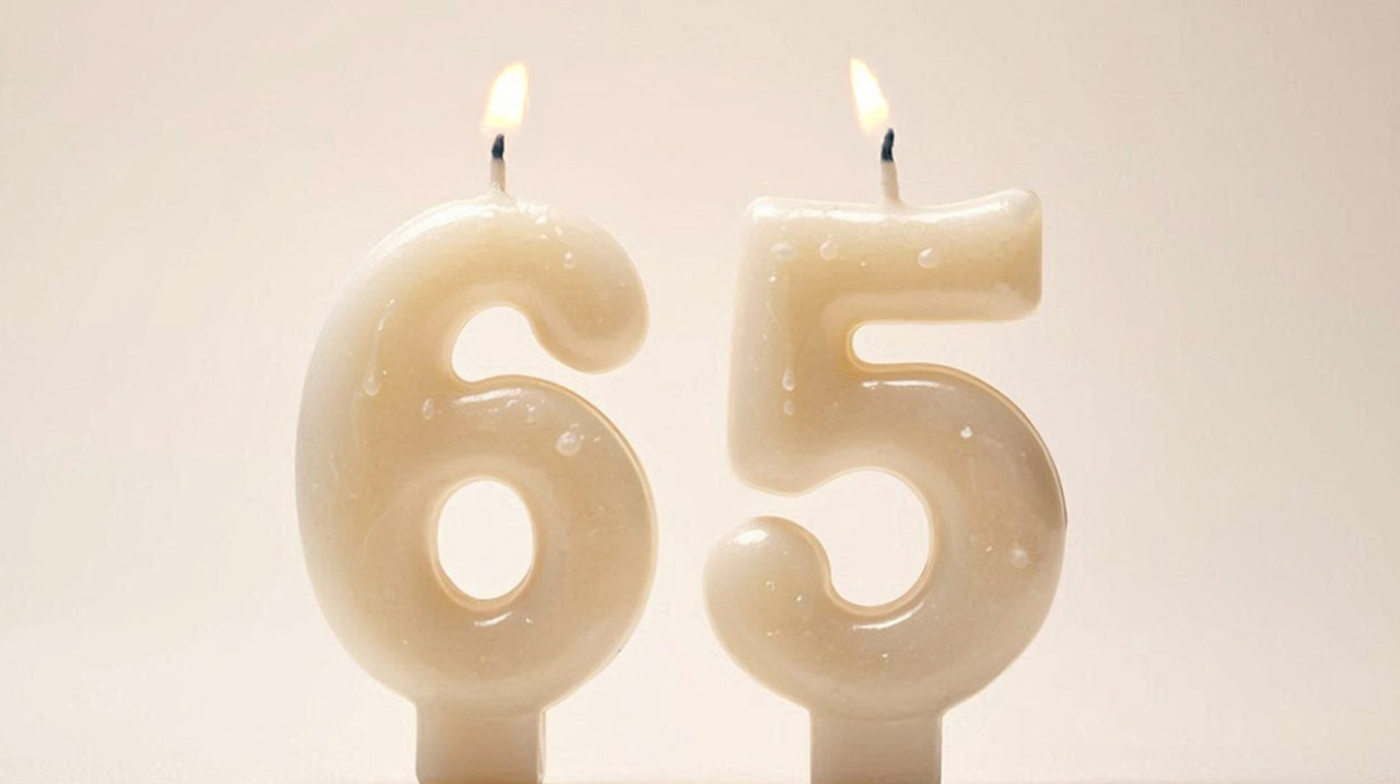 C-2604-Pg02A-AI-Candles-001