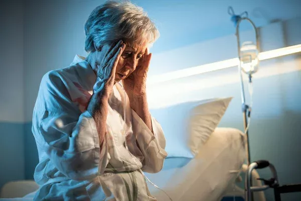 93歲的母親跌倒臥床，在神智不清情況，禱告結束時竟也說了「阿們」