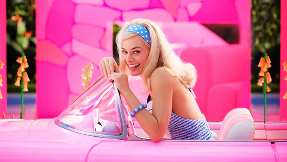 《Barbie 芭比》：從票房冠軍到兩極化反應的女性成長與自我認同之旅