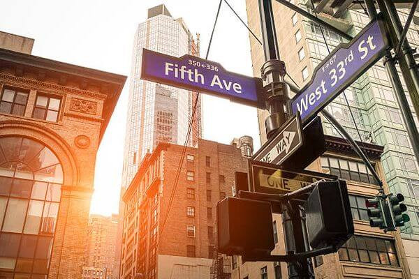 紐約第五大道不僅僅是一條遊客必到的繁華商業街，它更是一條充滿風景的人生之路